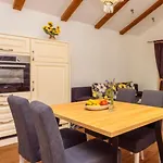 Apartman Vintage Residenc - Pool Zur Selbstnutzung By Interhome Dramalj