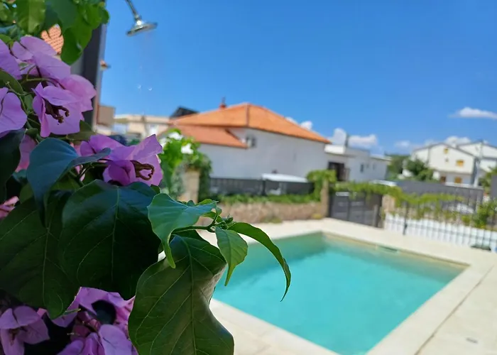 Vintage Residenc - Pool Zur Selbstnutzung By Interhome 드라말리